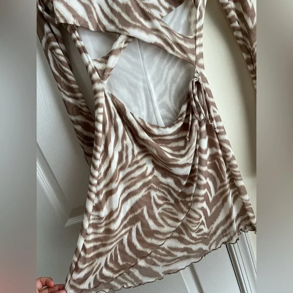 Miss Lola Tan & White Zebra Print Cut Out Mesh Mini Dress Medium - Picture 8 of 9